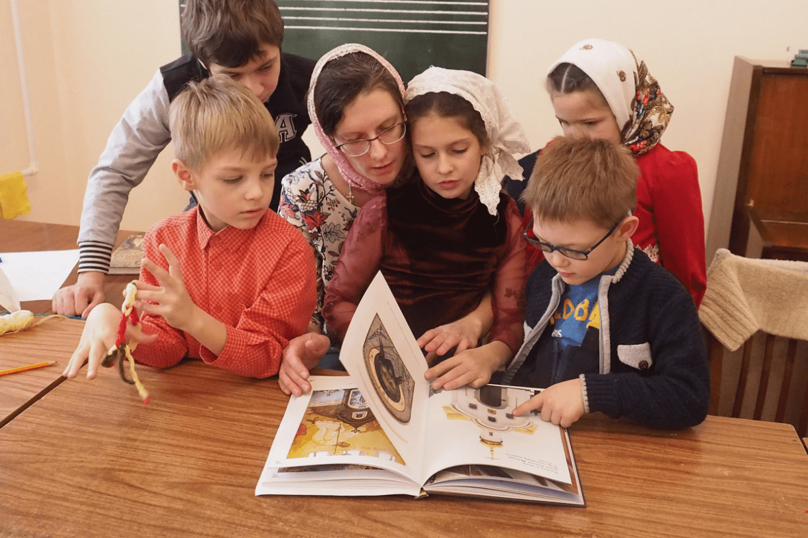 православные шутят, православный юмор, добрые шутки про веру, христианские шутки, церковный юмор, смешные истории о Библии, юмор о воскресной школе, детские шутки про веру, шутки про церковь