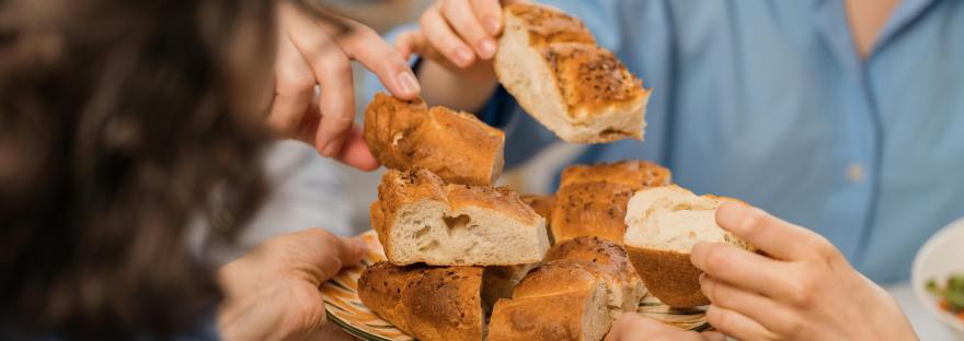 православные шутки, православный юмор, церковный юмор, шутки про священников, христианский юмор, веселые истории о вере, юмор про Библию, добрые шутки о церкви