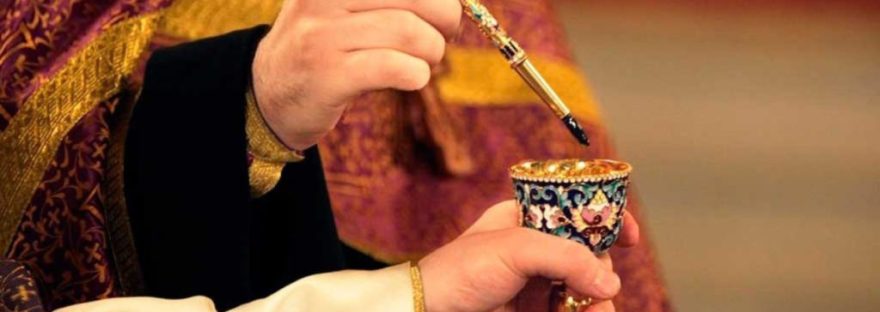 Таинство Миропомазания, миропомазание после крещения, печать дара Духа Святого, святое миро, православные таинства, дары Святого Духа, детское объяснение миропомазания