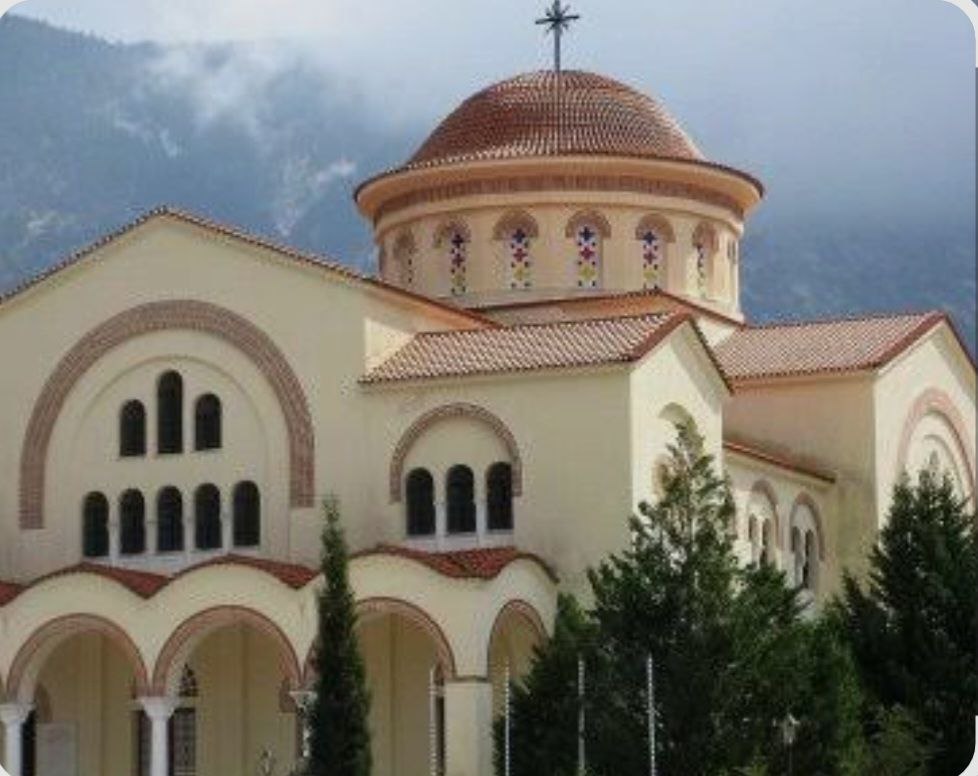 чудо со змеями Кефалония, змеи в храме Богородицы, православные чудеса Греции, монастырь Маркопуло, праздник Успения Богородицы, икона Панагия Фидуса, чудеса на острове Кефалония