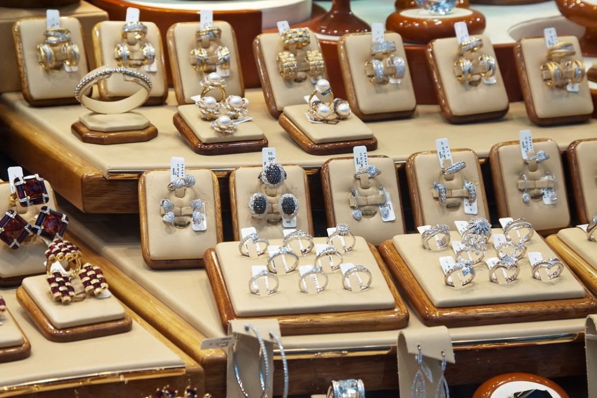 притча православных старцев, сокровища ювелира история, авва Зосима поучения, православные притчи о богатстве, христианские истории о жертвенности,