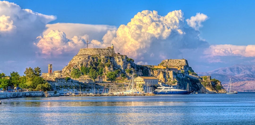 чудеса на Корфу, монастырь Панагии Палеокастрицы, монастырь святой Параскевы, исцеление зрения, чудо Архангела Михаила, православные чудеса Греции