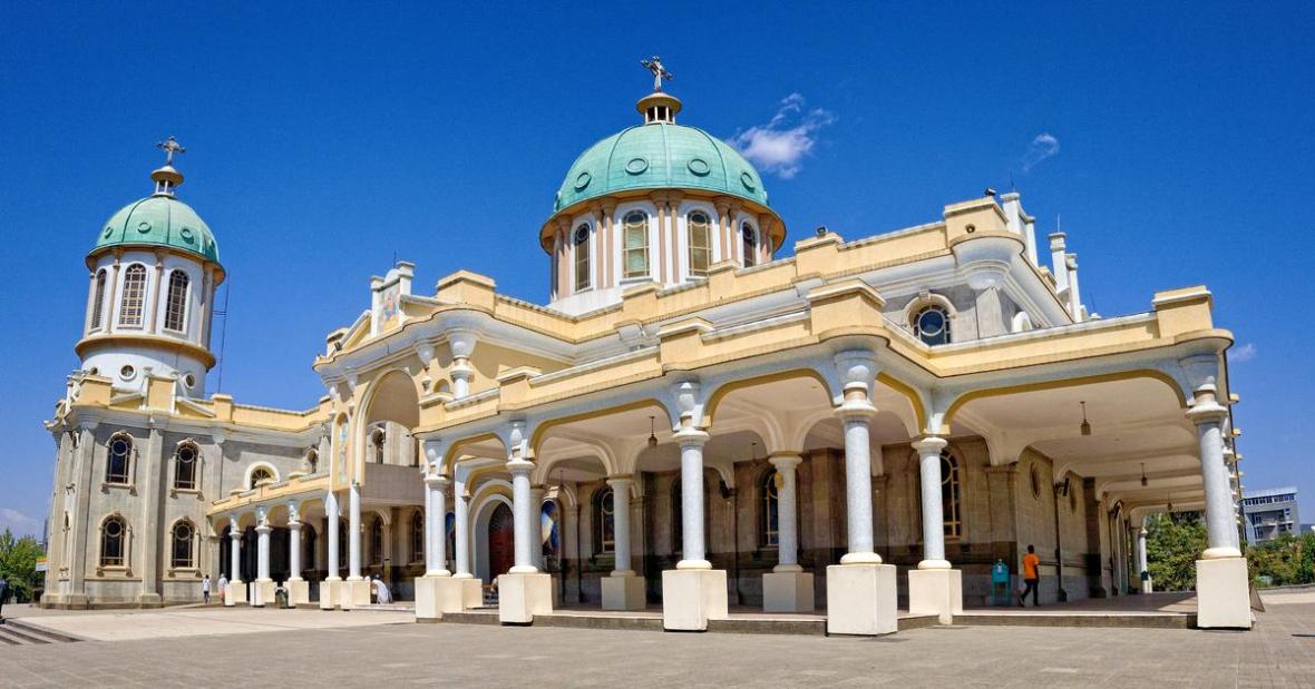 Собор Медхане-Алем, Адис-Абеба, Эфиопия, Африка, православный храм, крупнейший эфиопский собор, архитектура Эфиопии, место паломничества, христианские святыни Эфиопии