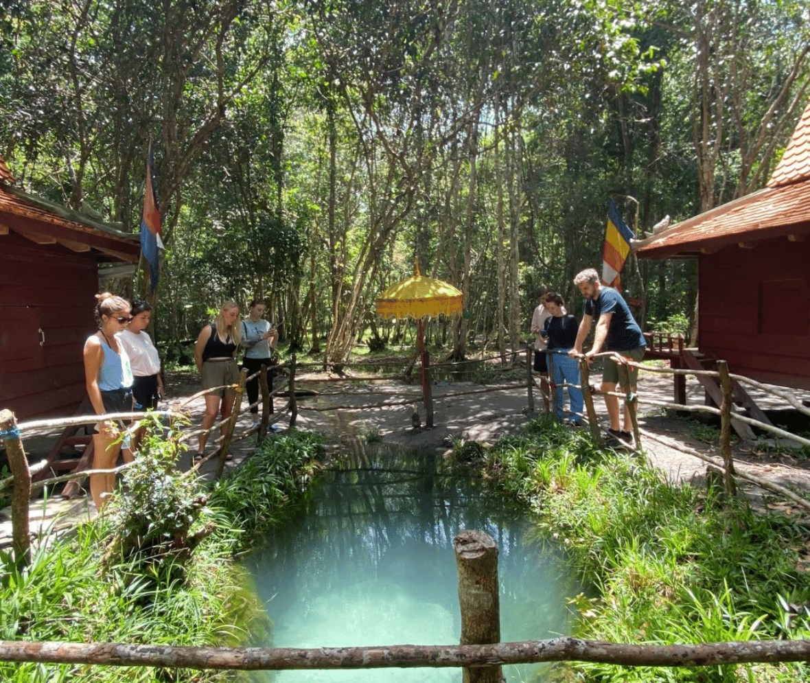 православные источники Румынии, чудесные источники, священные воды монастырей, исцеление молитвой, паломничество к святыням