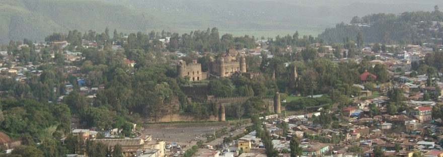 Православные святыни Эфиопии, город Гондэр, эфиопская православная церковь Тевахедо, древние монастыри озера Тана, церковь Дэбрэ Берхан Сэлассие, храм Святого Георгия Гондэр, христианство в Африке, византийское и эфиопское наследие, настенные росписи Эфиопии, православные монастыри Африки, архитектура Гондэра, святыни ЮНЕСКО в Эфиопии. Вы можете найти эту публикацию по следующим поисковым запросом: православные святыни Эфиопии описание, город Гондэр достопримечательности, древние храмы Эфиопии фото, церковь Дэбрэ Берхан Сэлассие история, монастыри озера Тана Эфиопия, храм Святого Георгия Гондэр интерьер и фрески, церковь Святого Епифания архитектура, храм Святой Троицы Гондэр неовизантийский стиль, императорский комплекс Фасилидеса, православие в Эфиопии с IV века, эфиопская церковь Тевахедо особенности, настенные росписи эфиопских храмов, византийское влияние в архитектуре Гондэра, православные традиции Африки, святыни ЮНЕСКО в Эфиопии, древние монастыри V–VIII веков на озере Тана, религиозное наследие Эфиопии, духовные центры Африки, христианская живопись Эфиопии, национальный стиль росписей Гондэра, паломничество в Эфиопию, история православия в Африке.