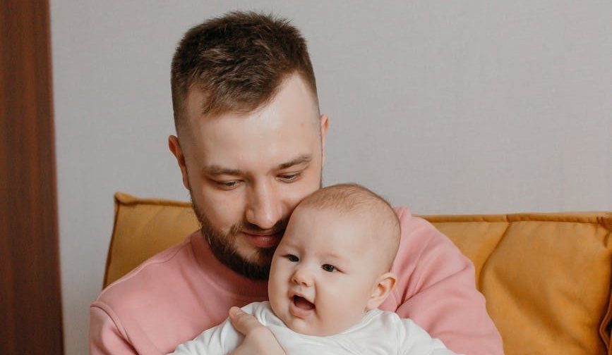 Ангел Хранитель детям Паисий, Ангел спасает от камня змеи дети, Бог хранит детей Ангелами Паисий, почему дети болеют страдают Паисий, попечение Ангела Хранителя младенцы,