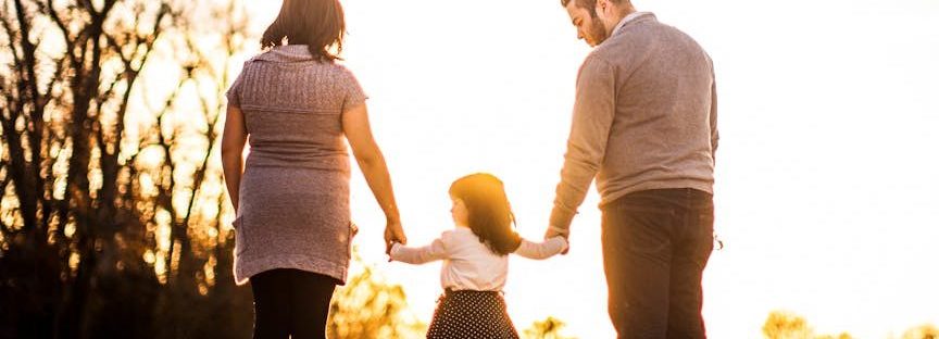 ворчливость в браке Конанос, жена ругает мужа за мясо пост, муж тяжелый труд мясо пост, любовь завоюй мужа а не постом Конанос, скажи любимый поцелуй нежность Конанос, долма как любовь жена Конанос, запеканка мясная мама радует ребёнка, orthodox club